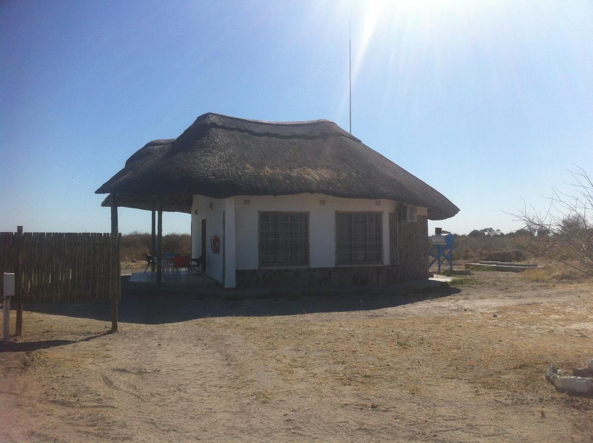 Rakops River Lodge Exterior photo