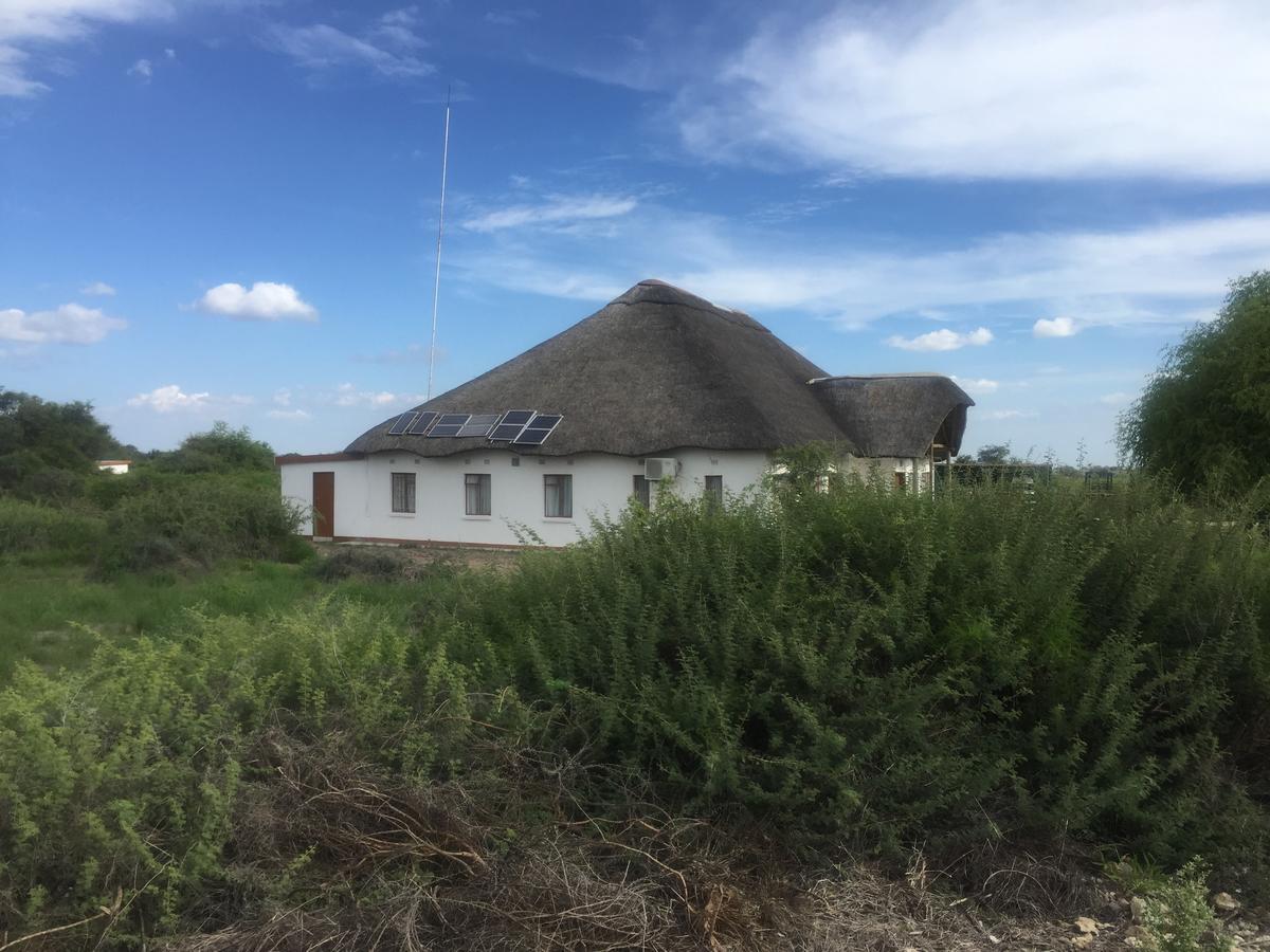 Rakops River Lodge Exterior photo